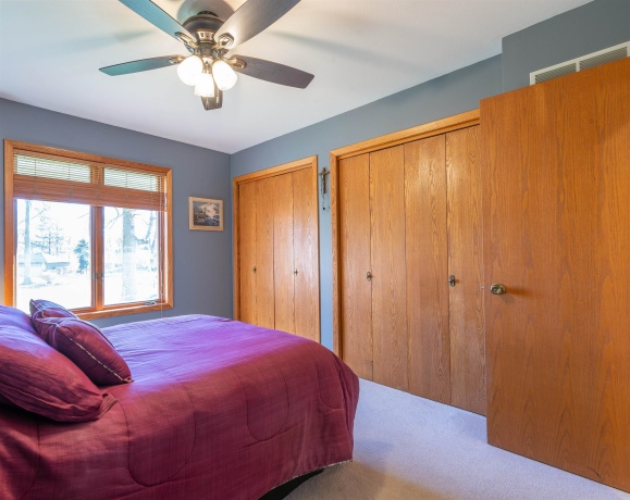 684 Sioux, FREEPORT, Illinois 61032, 4 Bedrooms Bedrooms, ,3 BathroomsBathrooms,House,For Sale,Sioux,202507451