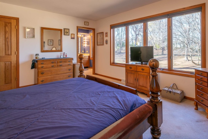 684 Sioux, FREEPORT, Illinois 61032, 4 Bedrooms Bedrooms, ,3 BathroomsBathrooms,House,For Sale,Sioux,202507451