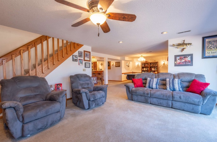 684 Sioux, FREEPORT, Illinois 61032, 4 Bedrooms Bedrooms, ,3 BathroomsBathrooms,House,For Sale,Sioux,202507451