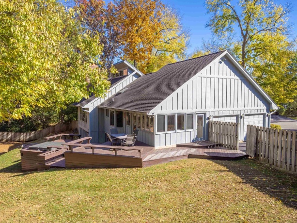 684 Sioux, FREEPORT, Illinois 61032, 4 Bedrooms Bedrooms, ,3 BathroomsBathrooms,House,For Sale,Sioux,202507451