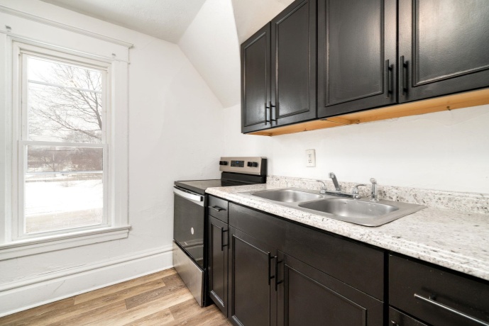 906 5th, ROCKFORD, Illinois 61104, ,2 Units,For Sale,5th,202600567