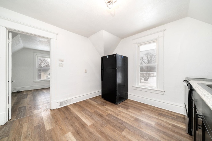 906 5th, ROCKFORD, Illinois 61104, ,2 Units,For Sale,5th,202600567