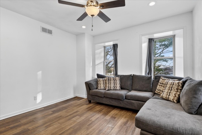 7571 IL 75, ROCK CITY, Illinois 61070, 3 Bedrooms Bedrooms, ,2 BathroomsBathrooms,House,For Sale,IL 75,202600569