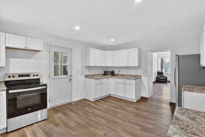 7571 IL 75, ROCK CITY, Illinois 61070, 3 Bedrooms Bedrooms, ,2 BathroomsBathrooms,House,For Sale,IL 75,202600569