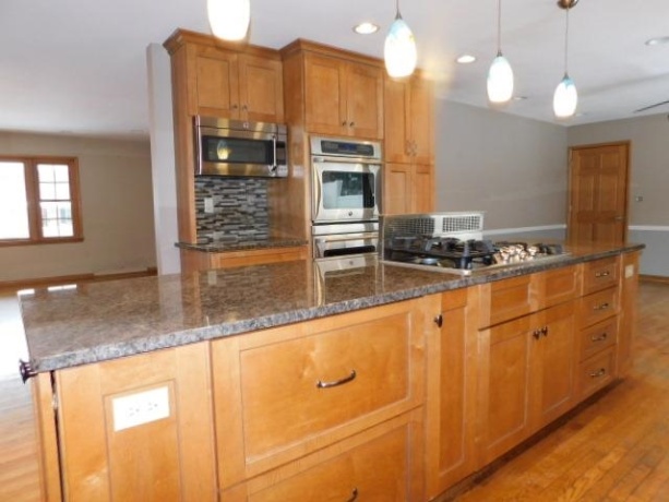 821 Tamarack, ROCKFORD, Illinois 61107, 3 Bedrooms Bedrooms, ,2 BathroomsBathrooms,House,For Sale,Tamarack,202600570