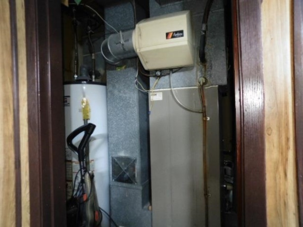 821 Tamarack, ROCKFORD, Illinois 61107, 3 Bedrooms Bedrooms, ,2 BathroomsBathrooms,House,For Sale,Tamarack,202600570