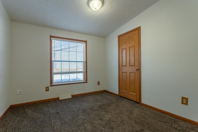 108 Smoke Signal, EAST DUBUQUE, Illinois 61025, 4 Bedrooms Bedrooms, ,2 BathroomsBathrooms,House,For Sale,Smoke Signal,202600573