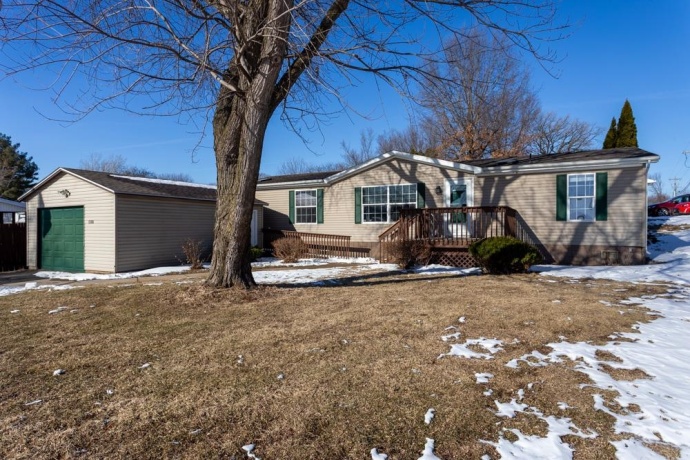 108 Smoke Signal, EAST DUBUQUE, Illinois 61025, 4 Bedrooms Bedrooms, ,2 BathroomsBathrooms,House,For Sale,Smoke Signal,202600573