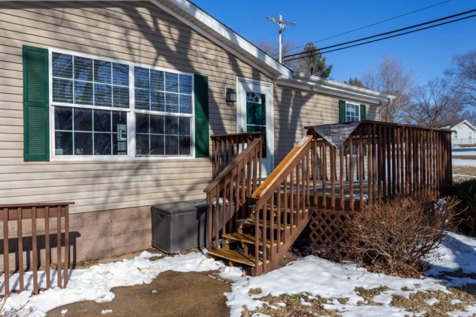 108 Smoke Signal, EAST DUBUQUE, Illinois 61025, 4 Bedrooms Bedrooms, ,2 BathroomsBathrooms,House,For Sale,Smoke Signal,202600573