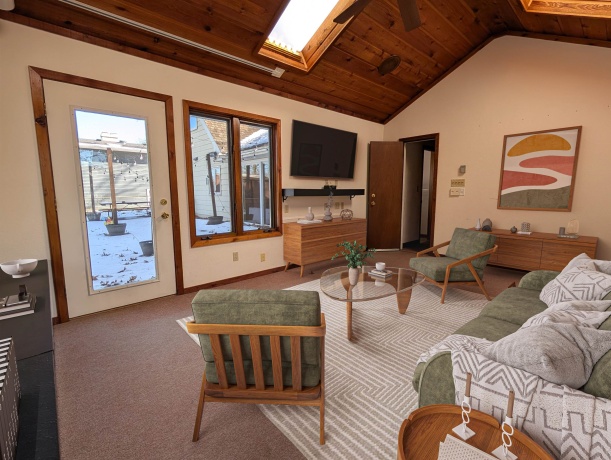 2032 Laurel, FREEPORT, Illinois 61032, 3 Bedrooms Bedrooms, ,2 BathroomsBathrooms,House,For Sale,Laurel,202600577