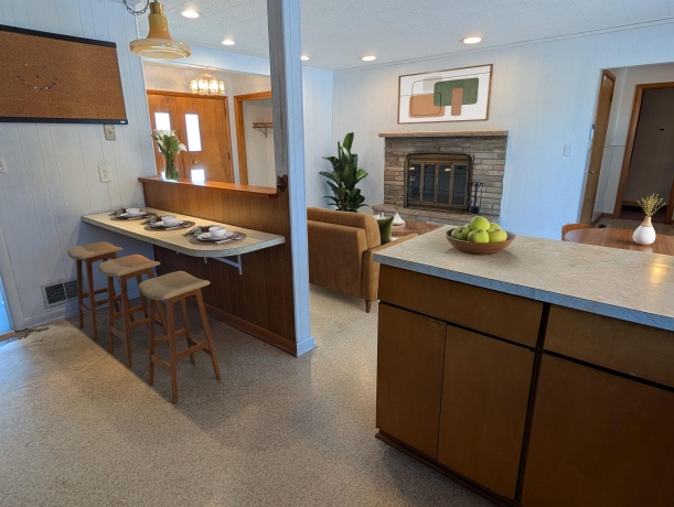 2032 Laurel, FREEPORT, Illinois 61032, 3 Bedrooms Bedrooms, ,2 BathroomsBathrooms,House,For Sale,Laurel,202600577