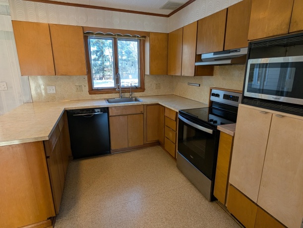 2032 Laurel, FREEPORT, Illinois 61032, 3 Bedrooms Bedrooms, ,2 BathroomsBathrooms,House,For Sale,Laurel,202600577