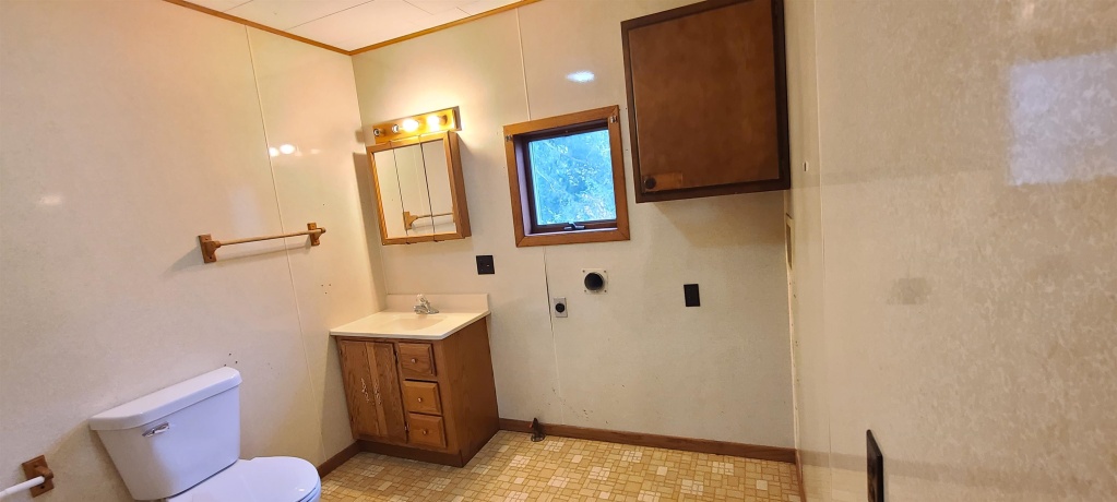 507 Lester, MOUNT CARROLL, Illinois 61053, 3 Bedrooms Bedrooms, ,2 BathroomsBathrooms,House,For Sale,Lester,202507280