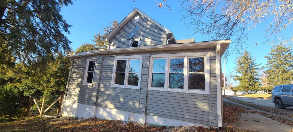 507 Lester, MOUNT CARROLL, Illinois 61053, 3 Bedrooms Bedrooms, ,2 BathroomsBathrooms,House,For Sale,Lester,202507280