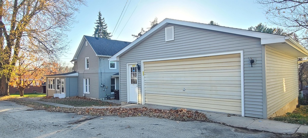 507 Lester, MOUNT CARROLL, Illinois 61053, 3 Bedrooms Bedrooms, ,2 BathroomsBathrooms,House,For Sale,Lester,202507280