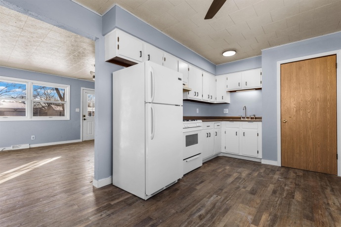 222 LIBERTY, MACHESNEY PARK, Illinois 61115, 2 Bedrooms Bedrooms, ,2 BathroomsBathrooms,House,For Sale,LIBERTY,202600586