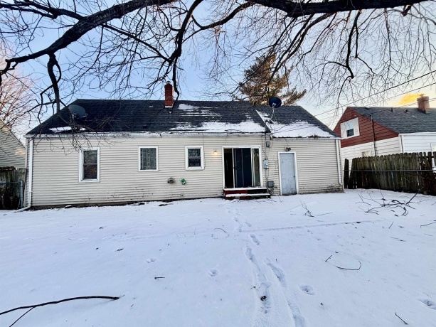 206 Hosmer, LOVES PARK, Illinois 61111, 3 Bedrooms Bedrooms, ,1 BathroomBathrooms,House,For Sale,Hosmer,202600590