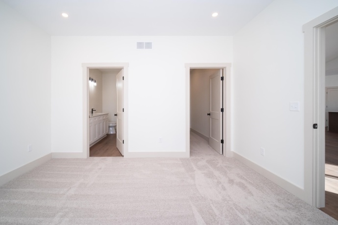 550 Cross Plains, ROCKFORD, Illinois 61107, 3 Bedrooms Bedrooms, ,2 BathroomsBathrooms,House,For Sale,Cross Plains,202600598