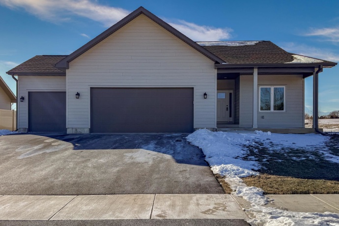 550 Cross Plains, ROCKFORD, Illinois 61107, 3 Bedrooms Bedrooms, ,2 BathroomsBathrooms,House,For Sale,Cross Plains,202600598