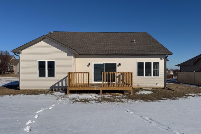 550 Cross Plains, ROCKFORD, Illinois 61107, 3 Bedrooms Bedrooms, ,2 BathroomsBathrooms,House,For Sale,Cross Plains,202600598