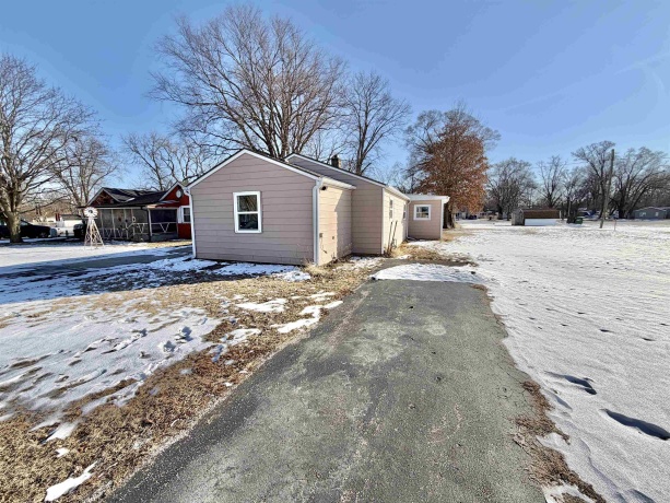 3612 Sunnyside, ROCKFORD, Illinois 61101, 4 Bedrooms Bedrooms, ,1 BathroomBathrooms,House,For Sale,Sunnyside,202600609