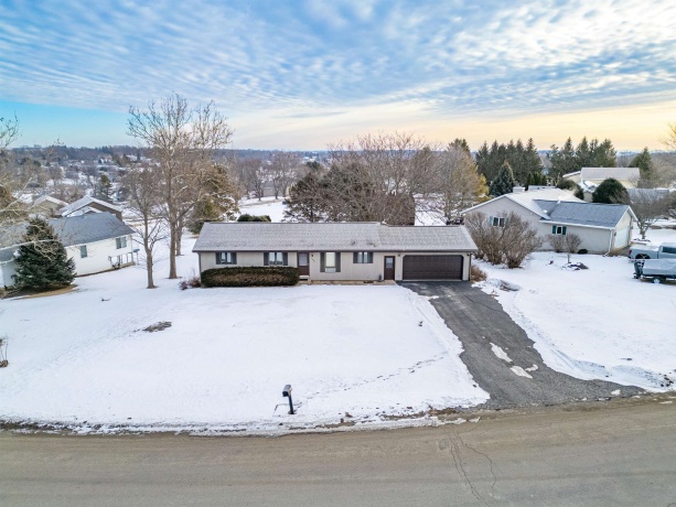 136 Lake Summerset, LAKE SUMMERSET, Illinois 61019, 3 Bedrooms Bedrooms, ,2 BathroomsBathrooms,House,For Sale,Lake Summerset,202600616