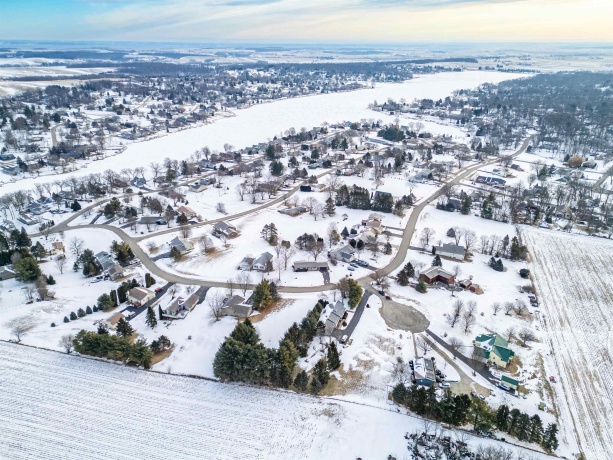 136 Lake Summerset, LAKE SUMMERSET, Illinois 61019, 3 Bedrooms Bedrooms, ,2 BathroomsBathrooms,House,For Sale,Lake Summerset,202600616