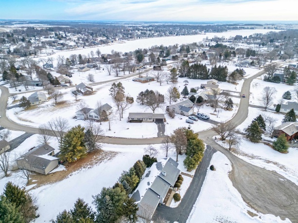 136 Lake Summerset, LAKE SUMMERSET, Illinois 61019, 3 Bedrooms Bedrooms, ,2 BathroomsBathrooms,House,For Sale,Lake Summerset,202600616