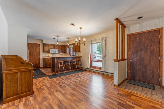 136 Lake Summerset, LAKE SUMMERSET, Illinois 61019, 3 Bedrooms Bedrooms, ,2 BathroomsBathrooms,House,For Sale,Lake Summerset,202600616