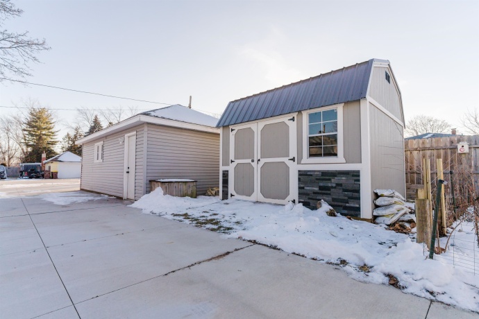 1035 8th, BELVIDERE, Illinois 61008, 2 Bedrooms Bedrooms, ,1 BathroomBathrooms,House,For Sale,8th,202600618