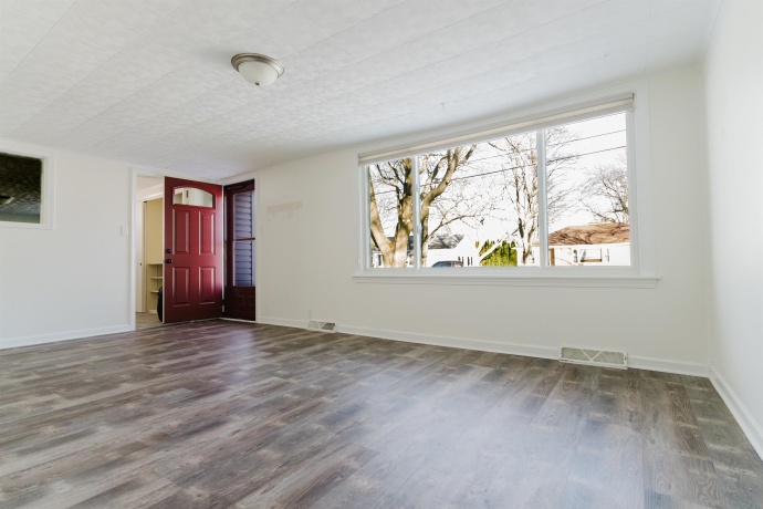 1035 8th, BELVIDERE, Illinois 61008, 2 Bedrooms Bedrooms, ,1 BathroomBathrooms,House,For Sale,8th,202600618