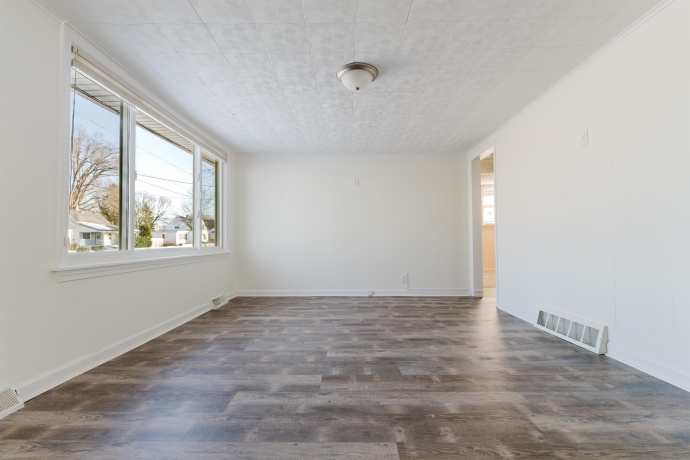 1035 8th, BELVIDERE, Illinois 61008, 2 Bedrooms Bedrooms, ,1 BathroomBathrooms,House,For Sale,8th,202600618