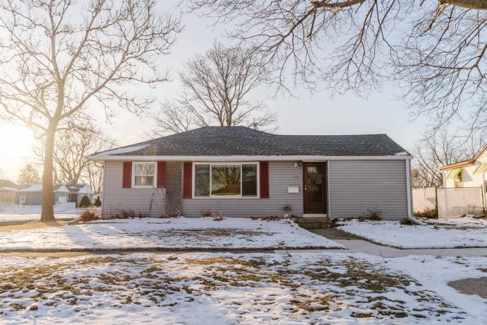 1035 8th, BELVIDERE, Illinois 61008, 2 Bedrooms Bedrooms, ,1 BathroomBathrooms,House,For Sale,8th,202600618