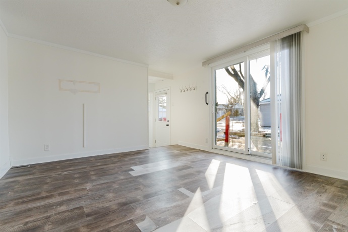 1035 8th, BELVIDERE, Illinois 61008, 2 Bedrooms Bedrooms, ,1 BathroomBathrooms,House,For Sale,8th,202600618