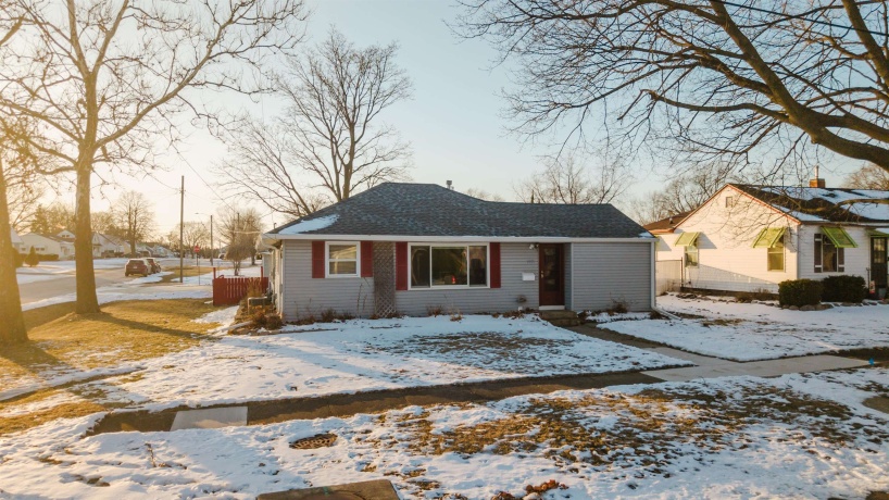 1035 8th, BELVIDERE, Illinois 61008, 2 Bedrooms Bedrooms, ,1 BathroomBathrooms,House,For Sale,8th,202600618