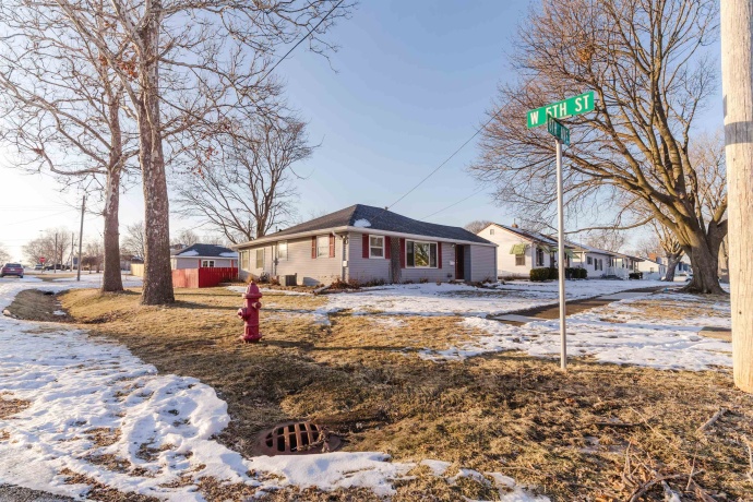 1035 8th, BELVIDERE, Illinois 61008, 2 Bedrooms Bedrooms, ,1 BathroomBathrooms,House,For Sale,8th,202600618