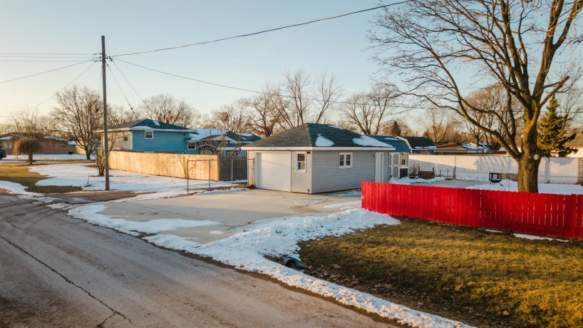 1035 8th, BELVIDERE, Illinois 61008, 2 Bedrooms Bedrooms, ,1 BathroomBathrooms,House,For Sale,8th,202600618