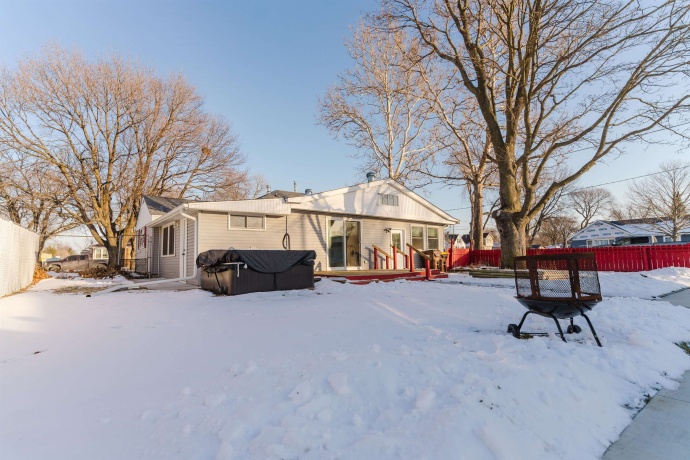 1035 8th, BELVIDERE, Illinois 61008, 2 Bedrooms Bedrooms, ,1 BathroomBathrooms,House,For Sale,8th,202600618