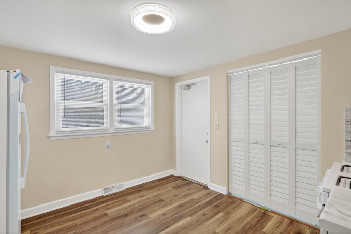 28 Liberty, MACHESNEY PARK, Illinois 61115, 3 Bedrooms Bedrooms, ,1 BathroomBathrooms,House,For Sale,Liberty,202600628