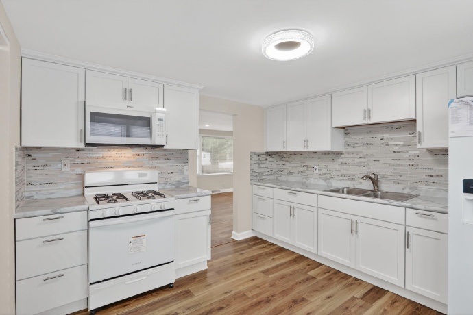 28 Liberty, MACHESNEY PARK, Illinois 61115, 3 Bedrooms Bedrooms, ,1 BathroomBathrooms,House,For Sale,Liberty,202600628