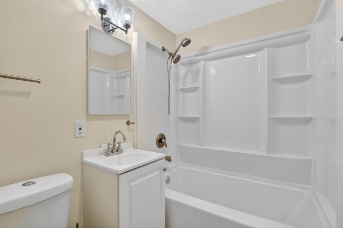 28 Liberty, MACHESNEY PARK, Illinois 61115, 3 Bedrooms Bedrooms, ,1 BathroomBathrooms,House,For Sale,Liberty,202600628