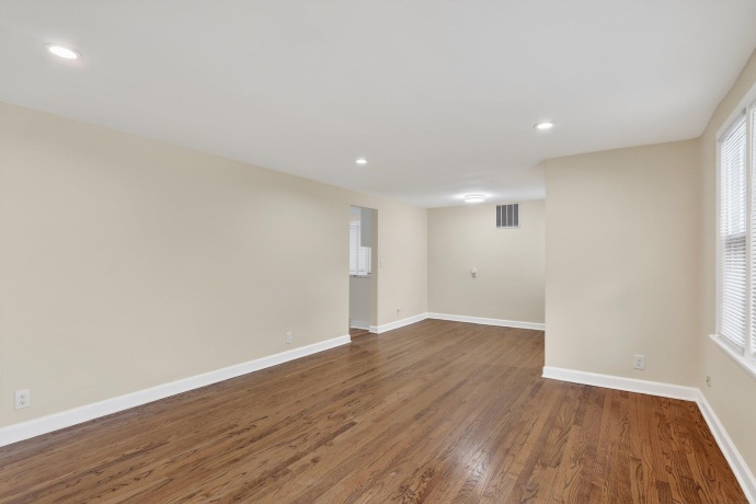 28 Liberty, MACHESNEY PARK, Illinois 61115, 3 Bedrooms Bedrooms, ,1 BathroomBathrooms,House,For Sale,Liberty,202600628