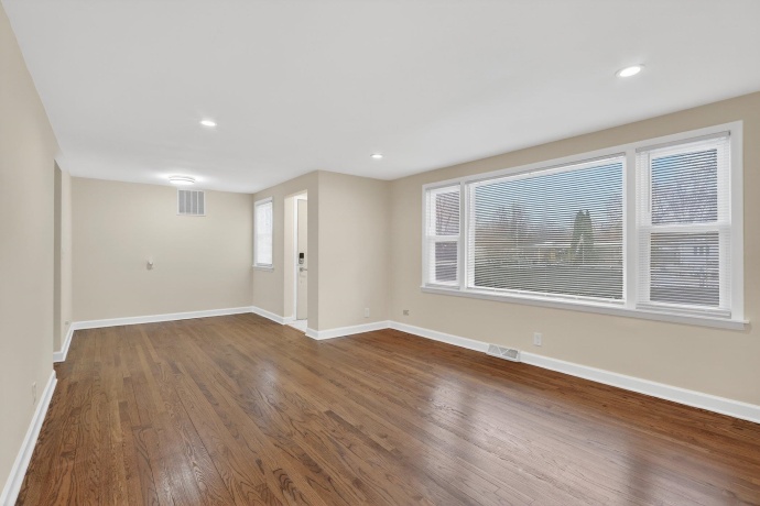 28 Liberty, MACHESNEY PARK, Illinois 61115, 3 Bedrooms Bedrooms, ,1 BathroomBathrooms,House,For Sale,Liberty,202600628