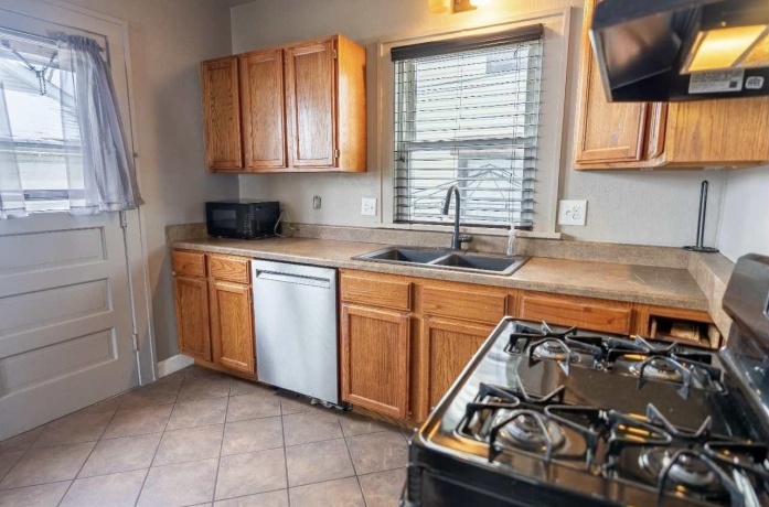 529 SUMMER, ROCKFORD, Illinois 61103, 4 Bedrooms Bedrooms, ,1 BathroomBathrooms,House,For Sale,SUMMER,202600632