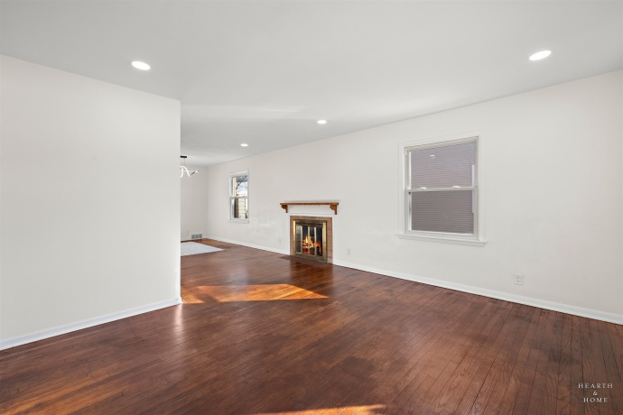 1423 Roncevalles, ROCKFORD, Illinois 61107, 3 Bedrooms Bedrooms, ,1 BathroomBathrooms,House,For Sale,Roncevalles,202600633