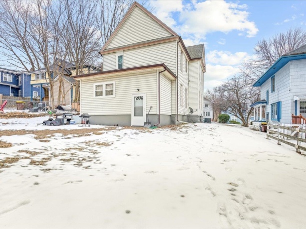 1128 Grant, ROCKFORD, Illinois 61103, ,2 Units,For Sale,Grant,202600637