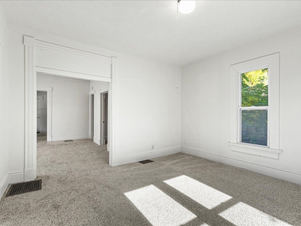 1227 Chestnut, ROCKFORD, Illinois 61102, 3 Bedrooms Bedrooms, ,1 BathroomBathrooms,House,For Sale,Chestnut,202507104