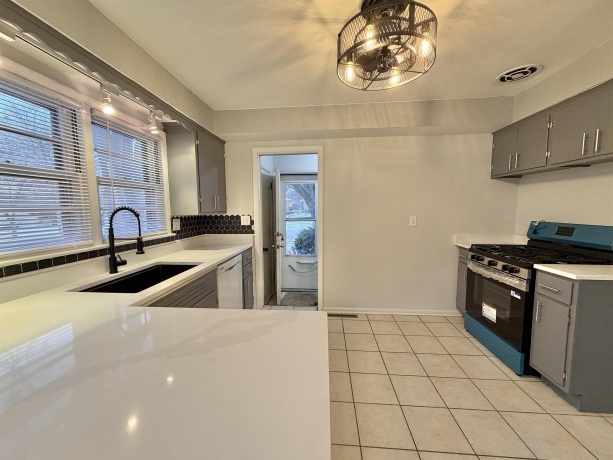 2703 18th, ROCKFORD, Illinois 61108, 4 Bedrooms Bedrooms, ,1 BathroomBathrooms,House,For Sale,18th,202600646