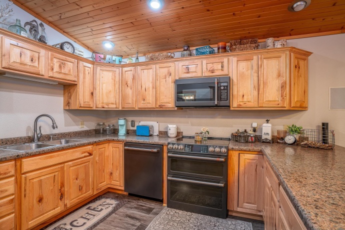 1012 VIADUCT, SAVANNA, Illinois 61074, 2 Bedrooms Bedrooms, ,2 BathroomsBathrooms,House,For Sale,VIADUCT,202600647