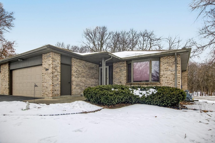 304 TRADING POST, ROCKTON, Illinois 61072, 2 Bedrooms Bedrooms, ,2 BathroomsBathrooms,Condominium,For Sale,TRADING POST,202600655